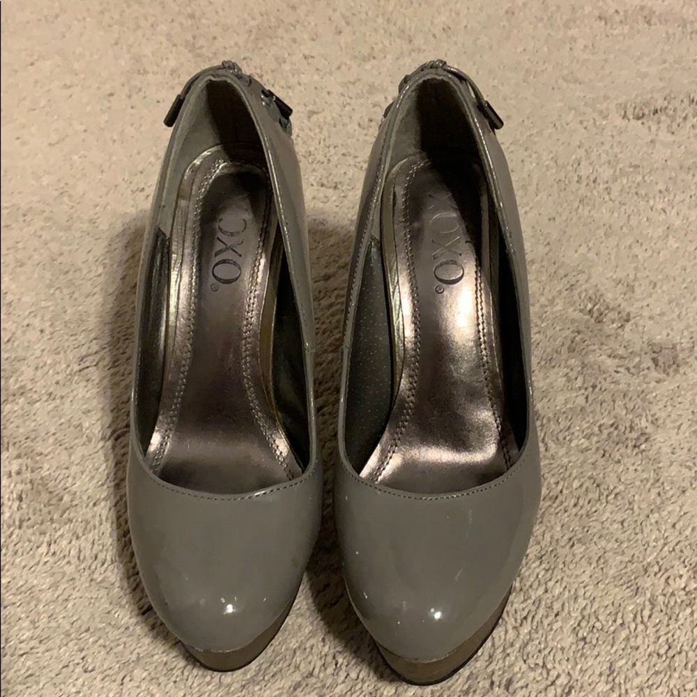 XOXO grey pumps/heels with 5” heel.